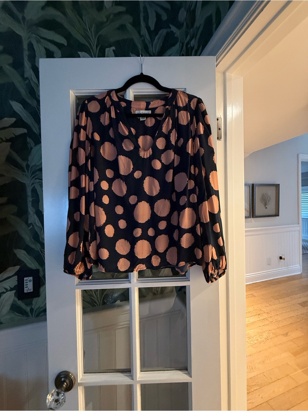 Velvet by Graham & Spencer Navy Blush Polka Dot V-Neck Blouse Size SMALL